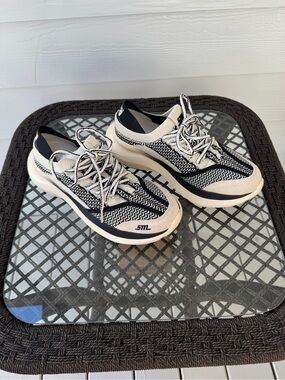 Steve Madden Black and Cream Knit Women's Sneakers